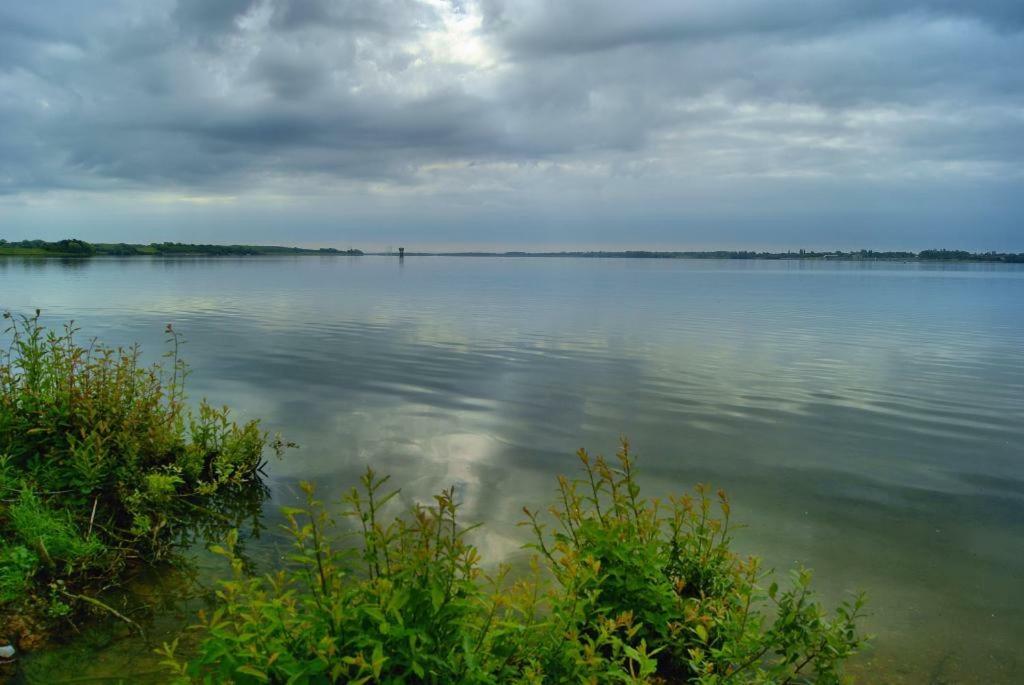 Grafham Water Lodge エクステリア 写真