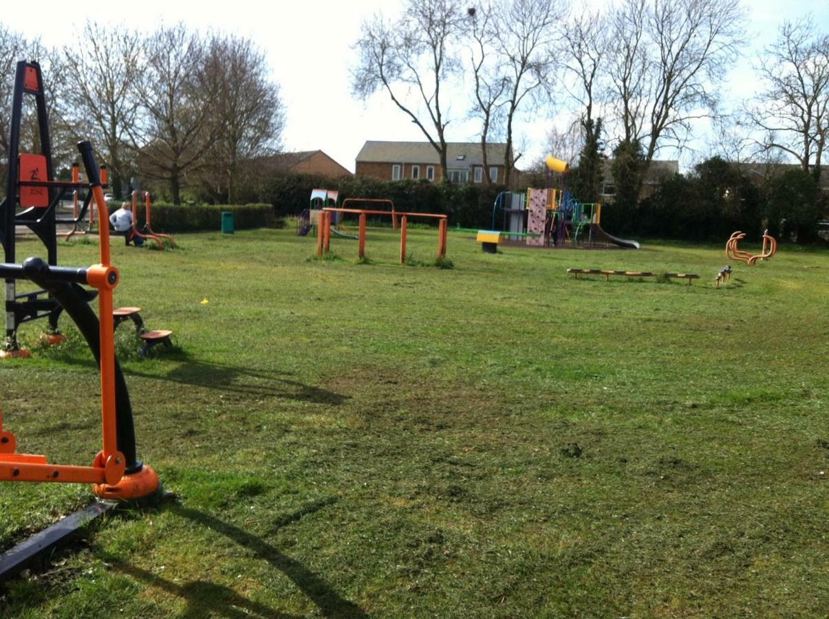 Grafham Water Lodge エクステリア 写真